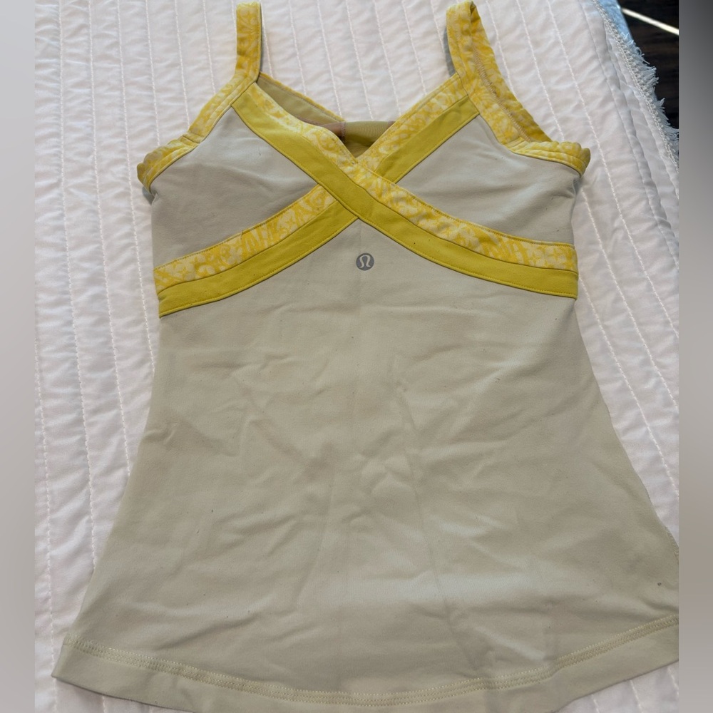 Retired Lululemon top - Picture 3 of 5